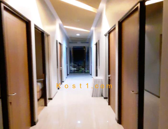 Foto Phoenix Livin Dukuh Kupang, Kost Id 4284
