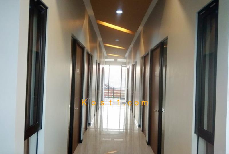 Foto Phoenix Livin Dukuh Kupang, Kost Id 4284